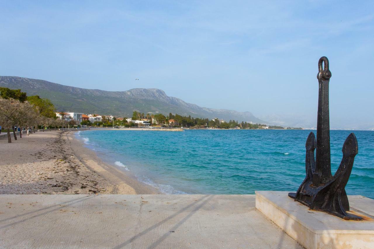 Seafront Apartment In Historical Cippico Castle Kaštela Εξωτερικό φωτογραφία