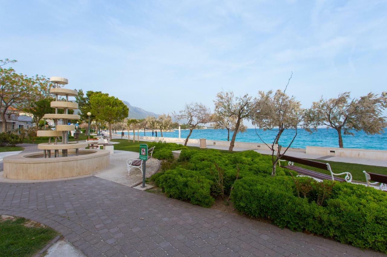 Seafront Apartment In Historical Cippico Castle Kaštela Εξωτερικό φωτογραφία